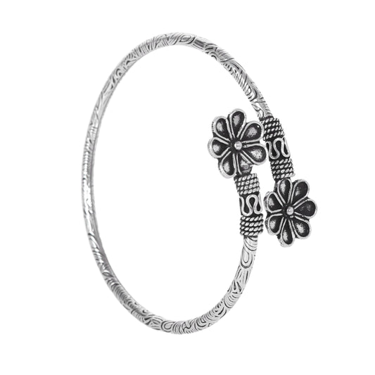 Beautiful Floral Design Silver Bracelet