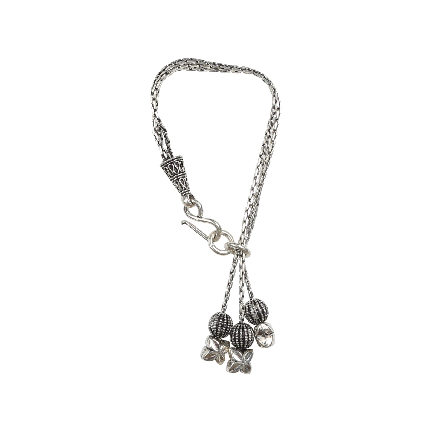 Classic Floral Design Silver Bracelet