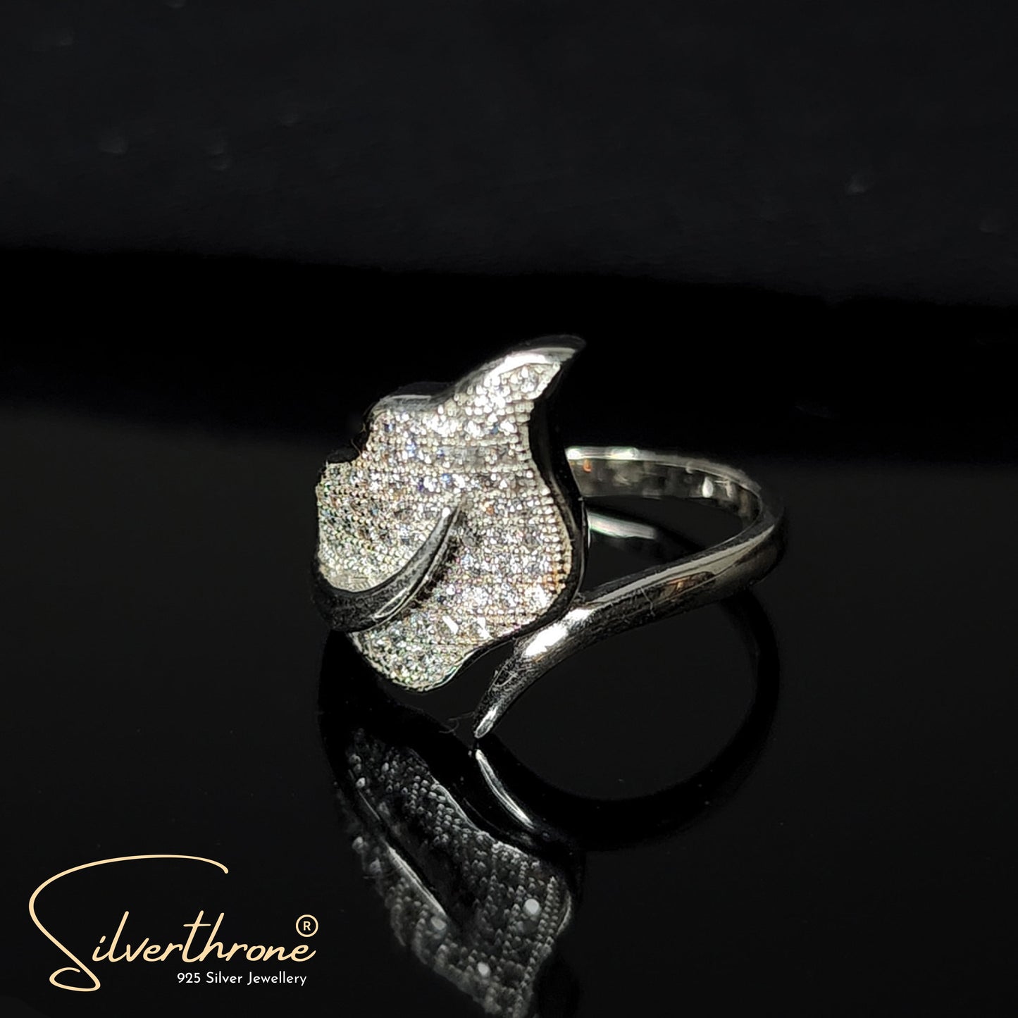 Elegant Zircon Ladies Ring