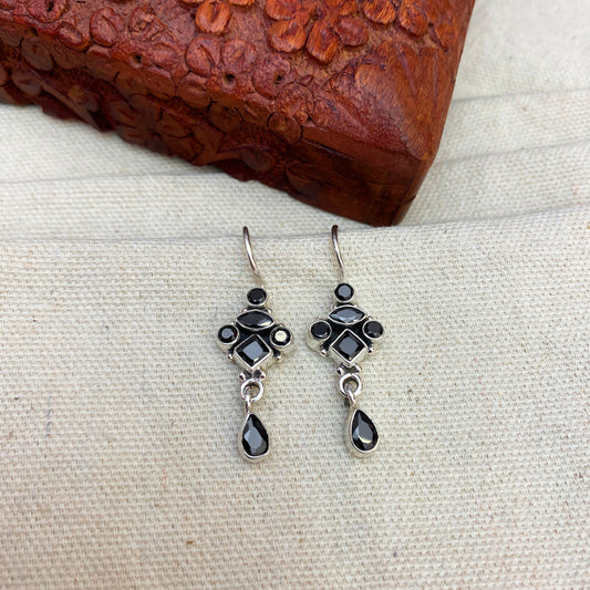 Drop Look Black Zircon Earings