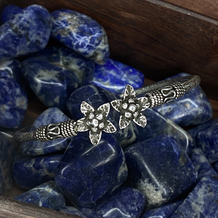 Flower Motif Chitai Silver Bracelet