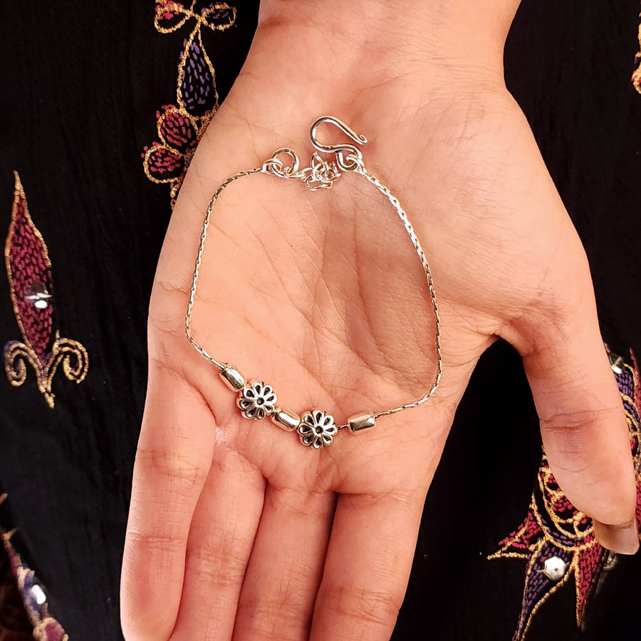 Chain Style Flower Charm Hanging Motif Silver Bracelet