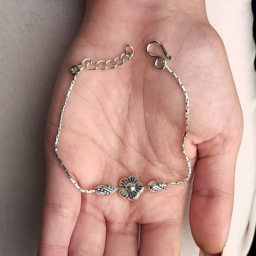 Chain Style Flower Charm Hanging Motif Silver Bracelet